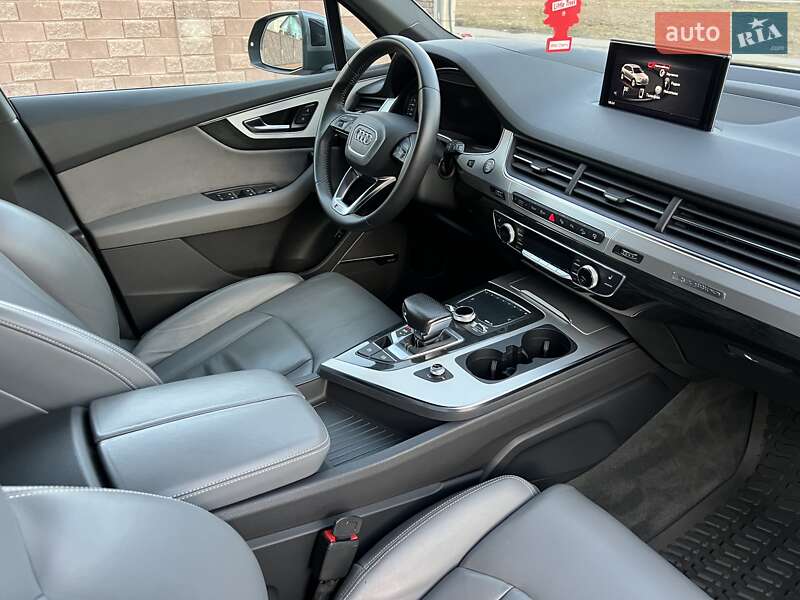 Внедорожник / Кроссовер Audi Q7 2015 в Ровно