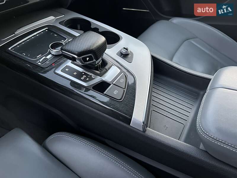 Внедорожник / Кроссовер Audi Q7 2015 в Ровно