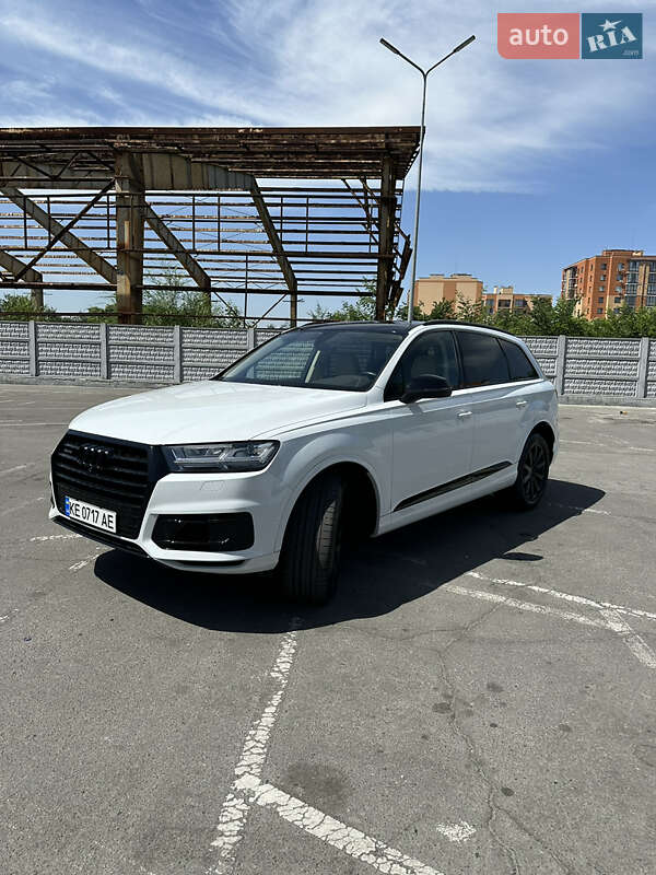 Внедорожник / Кроссовер Audi Q7 2016 в Днепре