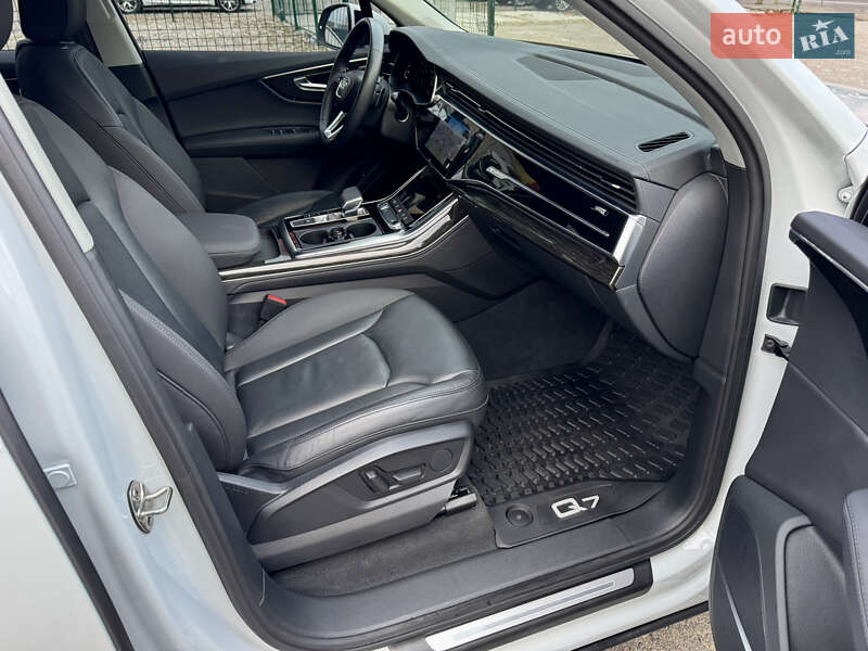 Внедорожник / Кроссовер Audi Q7 2023 в Киеве