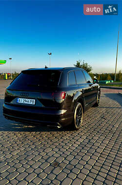 Позашляховик / Кросовер Audi Q7 2017 в 