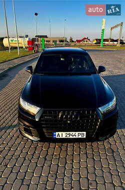 Позашляховик / Кросовер Audi Q7 2017 в 