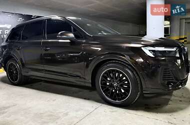 Внедорожник / Кроссовер Audi Q7 2024 в 