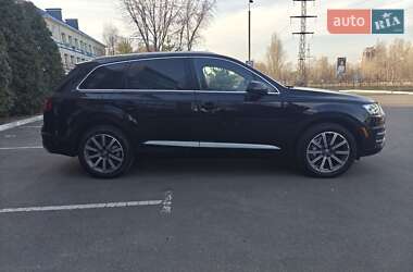 Внедорожник / Кроссовер Audi Q7 2017 в 