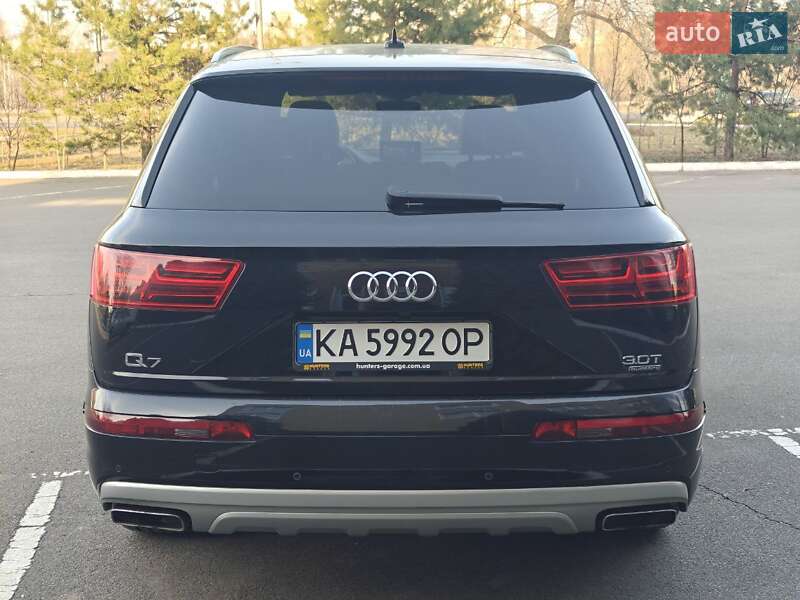 Позашляховик / Кросовер Audi Q7 2017 в Києві