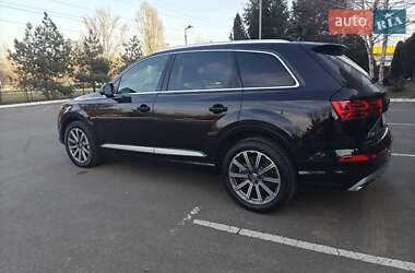 Внедорожник / Кроссовер Audi Q7 2017 в 