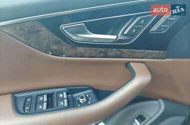 Внедорожник / Кроссовер Audi Q7 2017 в 