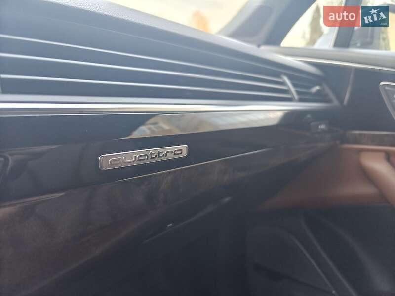 Позашляховик / Кросовер Audi Q7 2017 в Києві