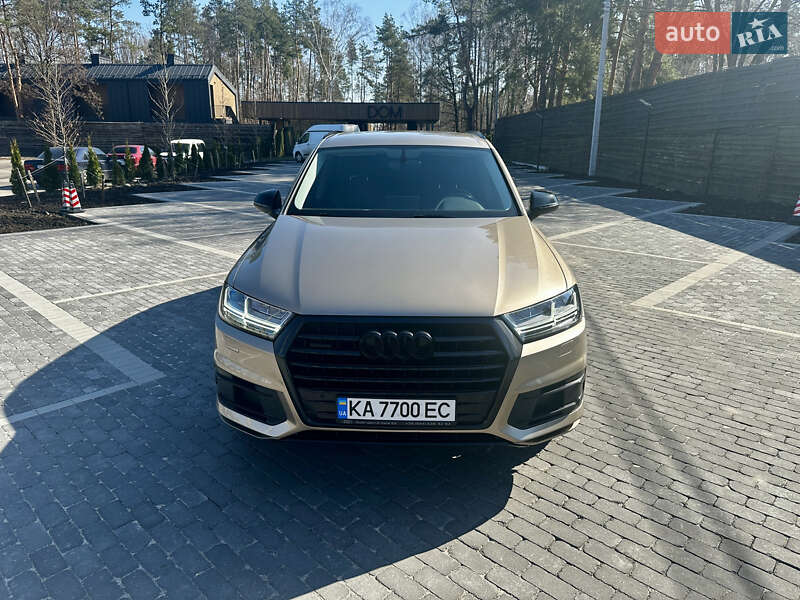 Внедорожник / Кроссовер Audi Q7 2018 в Киеве