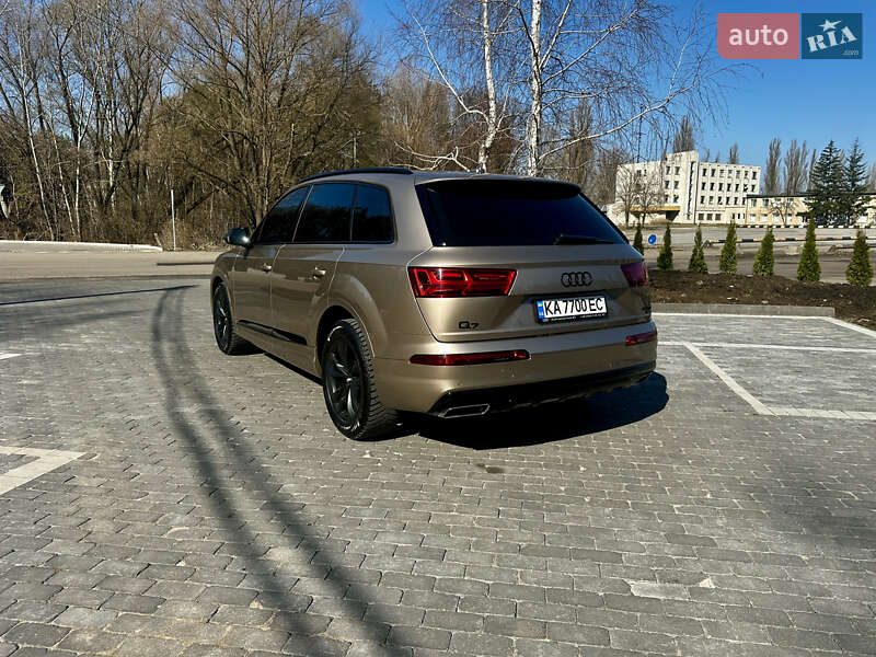 Внедорожник / Кроссовер Audi Q7 2018 в Киеве