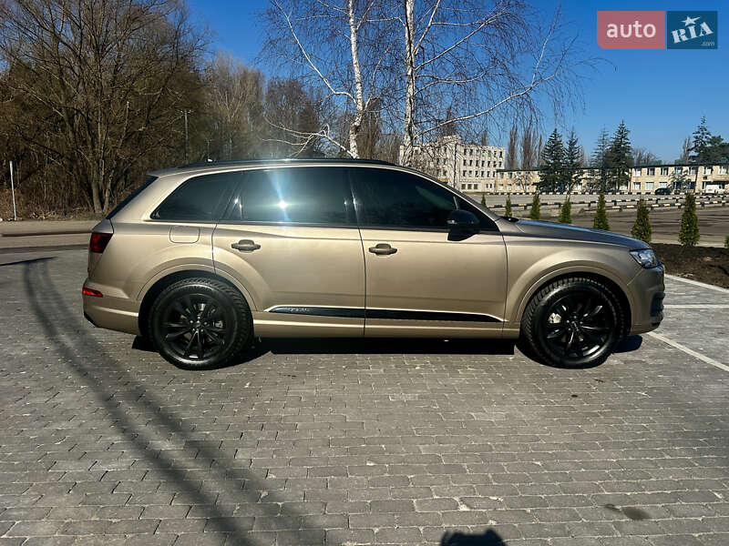 Внедорожник / Кроссовер Audi Q7 2018 в Киеве