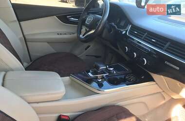 Внедорожник / Кроссовер Audi Q7 2018 в 