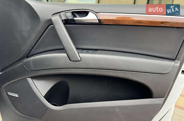 Внедорожник / Кроссовер Audi Q7 2010 в 