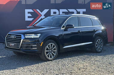 Внедорожник / Кроссовер Audi Q7 2017 в 