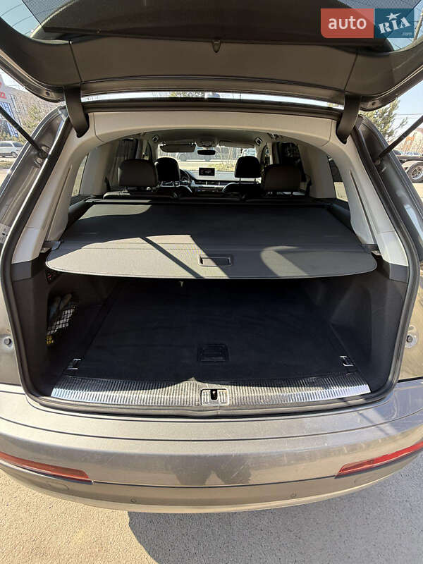 Внедорожник / Кроссовер Audi Q7 2015 в Ровно