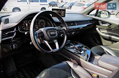 Внедорожник / Кроссовер Audi Q7 2016 в 