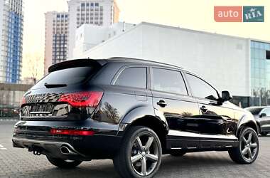 Внедорожник / Кроссовер Audi Q7 2014 в 