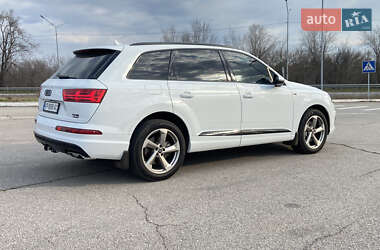 Внедорожник / Кроссовер Audi Q7 2018 в 