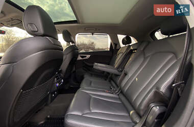 Внедорожник / Кроссовер Audi Q7 2018 в 