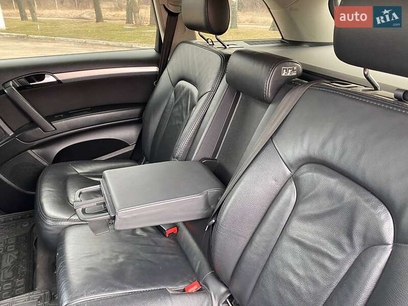 Внедорожник / Кроссовер Audi Q7 2006 в Недригайлове
