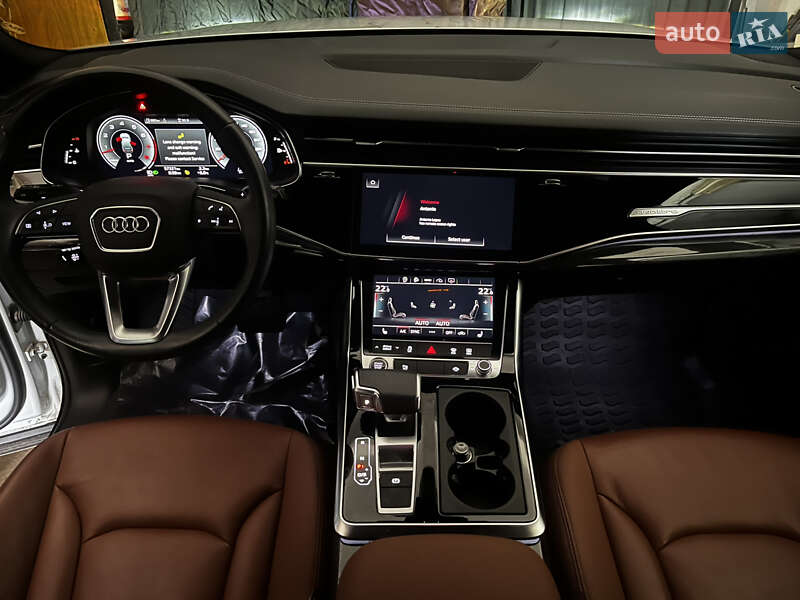 Внедорожник / Кроссовер Audi Q7 2023 в Нетешине