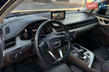 Позашляховик / Кросовер Audi Q7 2019 в 