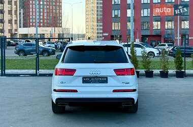 Внедорожник / Кроссовер Audi Q7 2015 в 