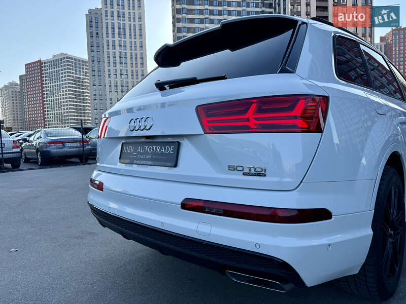 Позашляховик / Кросовер Audi Q7 2015 в Києві