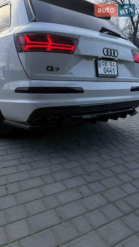 Внедорожник / Кроссовер Audi Q7 2015 в Черновцах