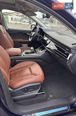 Внедорожник / Кроссовер Audi Q7 2021 в 