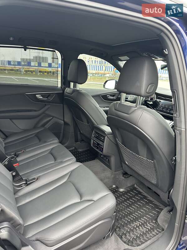 Внедорожник / Кроссовер Audi Q7 2023 в Киеве