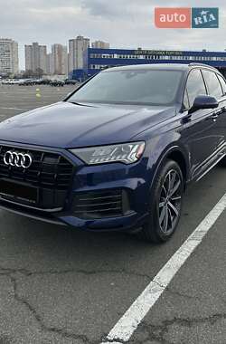 Позашляховик / Кросовер Audi Q7 2023 в 
