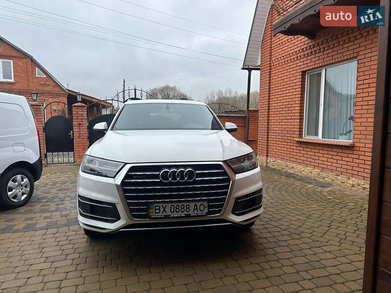 Внедорожник / Кроссовер Audi Q7 2015 в Хмельницком