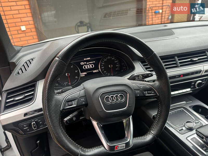 Внедорожник / Кроссовер Audi Q7 2015 в Хмельницком