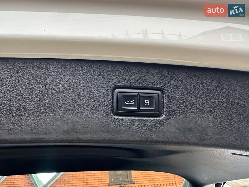 Внедорожник / Кроссовер Audi Q7 2015 в Хмельницком