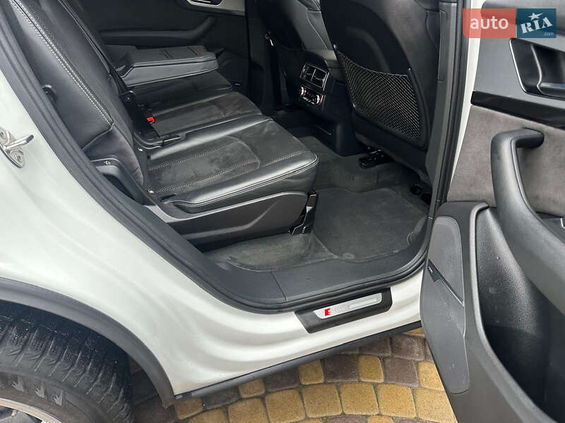 Внедорожник / Кроссовер Audi Q7 2015 в Хмельницком