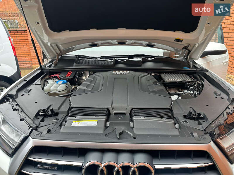 Внедорожник / Кроссовер Audi Q7 2015 в Хмельницком