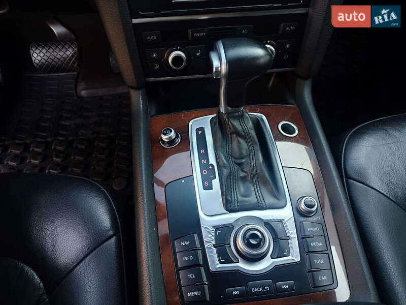 Внедорожник / Кроссовер Audi Q7 2012 в Одессе