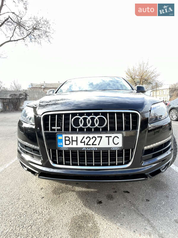 Внедорожник / Кроссовер Audi Q7 2015 в Николаеве