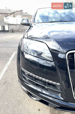 Внедорожник / Кроссовер Audi Q7 2015 в 