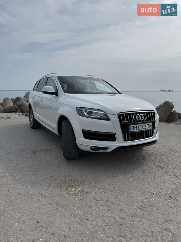 Позашляховик / Кросовер Audi Q7 2013 в Одесі