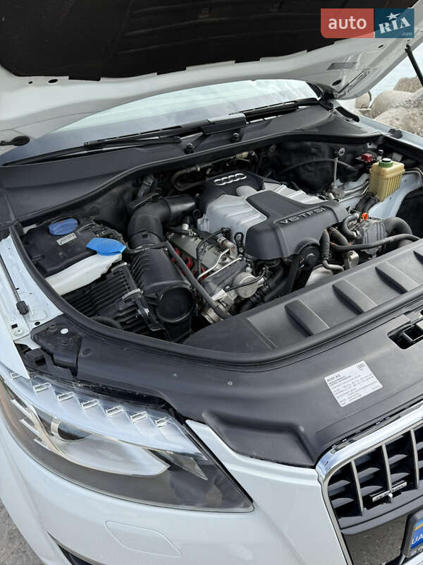 Позашляховик / Кросовер Audi Q7 2013 в Одесі