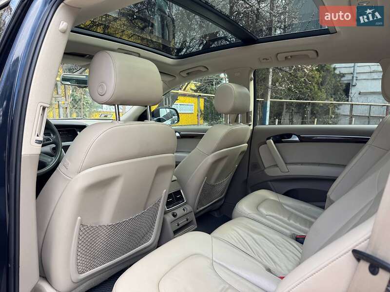 Внедорожник / Кроссовер Audi Q7 2011 в Одессе