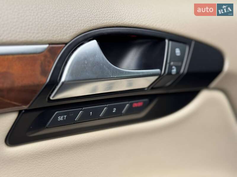 Внедорожник / Кроссовер Audi Q7 2011 в Одессе