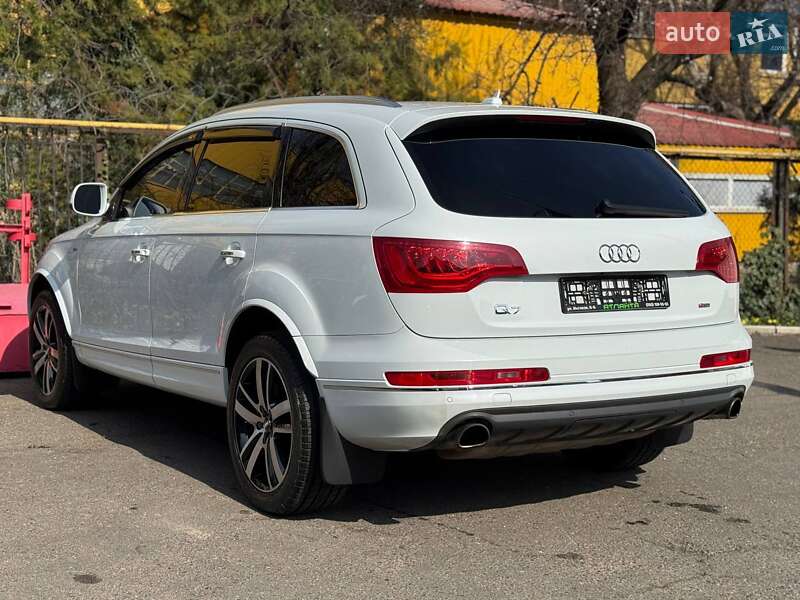 Внедорожник / Кроссовер Audi Q7 2013 в Одессе