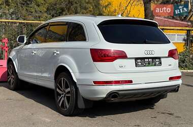 Позашляховик / Кросовер Audi Q7 2013 в 