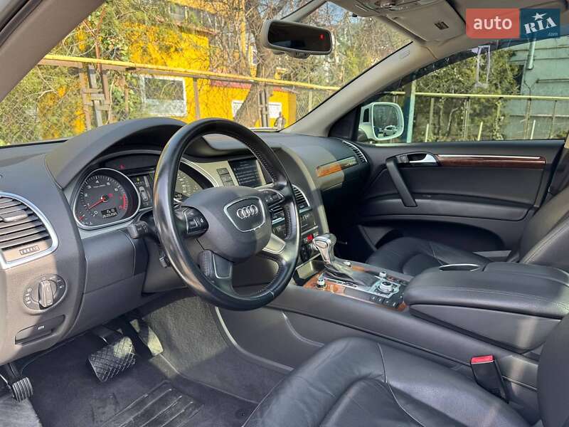 Внедорожник / Кроссовер Audi Q7 2013 в Одессе