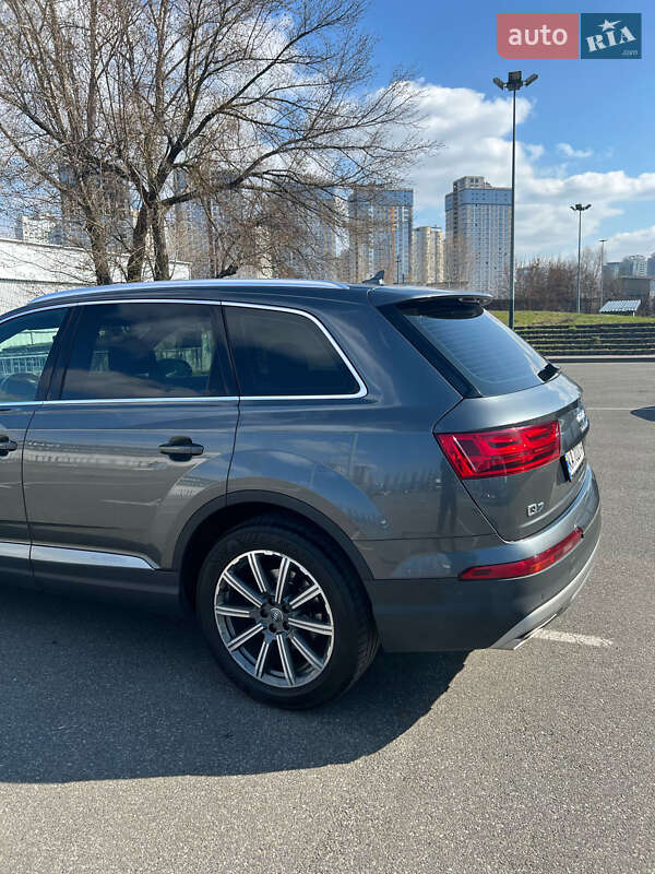 Внедорожник / Кроссовер Audi Q7 2017 в Киеве