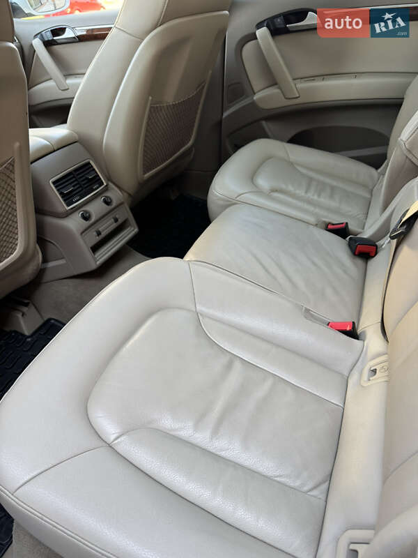 Внедорожник / Кроссовер Audi Q7 2015 в Киеве