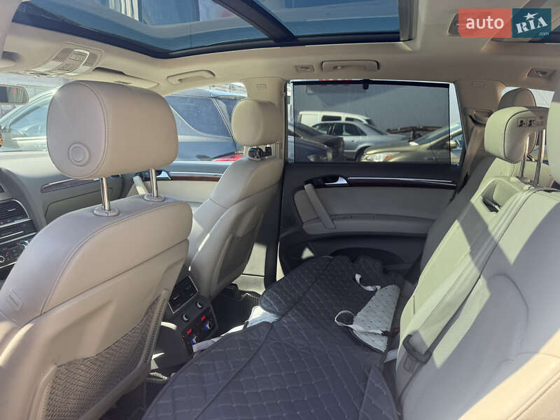 Позашляховик / Кросовер Audi Q7 2013 в Львові